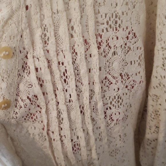 Lace button down blouse - Picture 3 of 5
